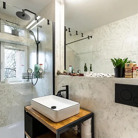 Solaris Apartment *